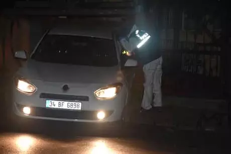 Polisten Kaçan Şüphelilerin Otomobilinde 1 Kilo Uyuşturucu Ele Geçirildi
