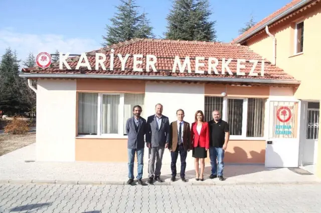 Sdü'de Her Hafta 1 Fakülteye Bireysel Kariyer Danışmanlığı