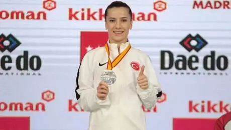 Serap Özçelik ten Dünya İkincisi Oldu