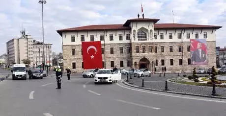 Sivas'ta Beşiktaş'ın Altyapı Oyuncuları da Saygı Duruşunda Bulundu