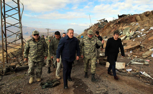 Son Dakika! 7 Askerimizin Şehit Olduğu Patlamayla İlgili Bakan Akar'dan Açıklama: Yangın Söndürüldü