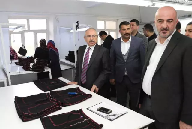 Vali Yaman'dan Üreten Kadınlara Sürpriz Ziyaret
