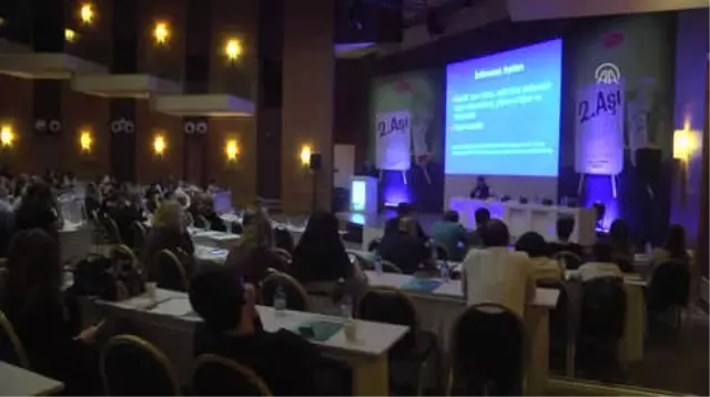 Yaklaşık 300 Hekim "Aşı Okulu"Nda Buluştu