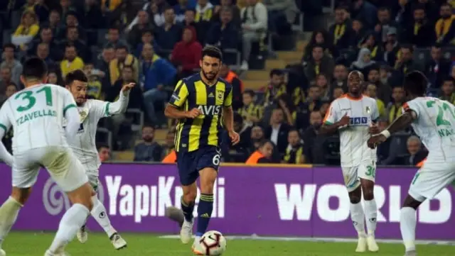Fenerbahceli Taraftarlar Ismail Koybasi Ni Islikladi Spor