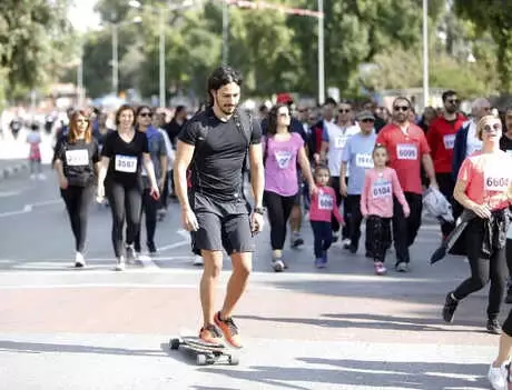 Lefkoşa Turkcell'le Koşuyor' Maratonu Binlerce Kişinin Katılımıyla Gerçekleşti Lefkoşa Turkcell'le Koşuyor' Maratonu Binlerce Kişinin Katılımıyla Gerçekleşti