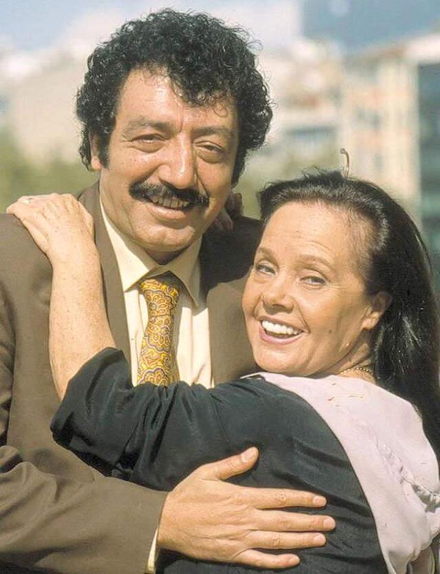 Müslüm Filminin Senaristlerinden Kendilerini Jiletle Kesen Hayran Açıklaması: Yaş Sınırına Takılmayı İstemedik