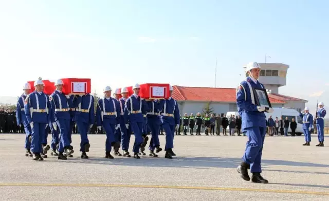 Şemdinli Şehitleri Memleketlerine Uğurlandı