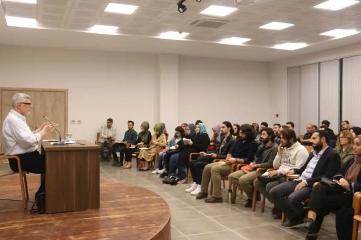 Serdivan Fikir ve Sanat'ta Politika Teorisi Konuşuldu