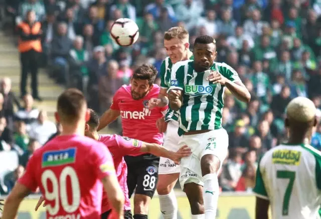 Spor Toto Süper Lig: Bursaspor: 1 - Kasımpaşa: 1 (İlk Yarı) Spor Toto Süper Lig: Bursaspor: 1 - Kasımpaşa: 1 (İlk Yarı)