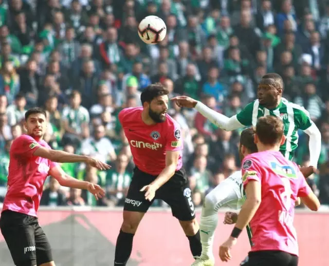 Spor Toto Süper Lig: Bursaspor: 1 - Kasımpaşa: 1 (İlk Yarı) Spor Toto Süper Lig: Bursaspor: 1 - Kasımpaşa: 1 (İlk Yarı)