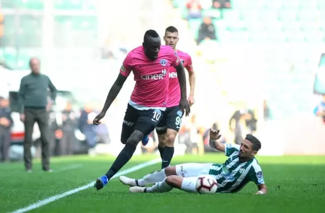 Spor Toto Süper Lig: Bursaspor: 1 - Kasımpaşa: 1 (İlk Yarı) Spor Toto Süper Lig: Bursaspor: 1 - Kasımpaşa: 1 (İlk Yarı)