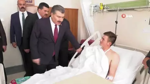 Bakan Koca Hakkari ve Şırnak'ta Yaralanan Askerleri Ziyaret Etti Bakan Koca Hakkari ve Şırnak'ta Yaralanan Askerleri Ziyaret Etti