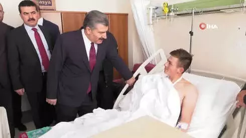 Bakan Koca Hakkari ve Şırnak'ta Yaralanan Askerleri Ziyaret Etti Bakan Koca Hakkari ve Şırnak'ta Yaralanan Askerleri Ziyaret Etti