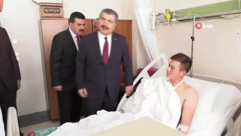 Bakan Koca Hakkari ve Şırnak'ta Yaralanan Askerleri Ziyaret Etti Bakan Koca Hakkari ve Şırnak'ta Yaralanan Askerleri Ziyaret Etti