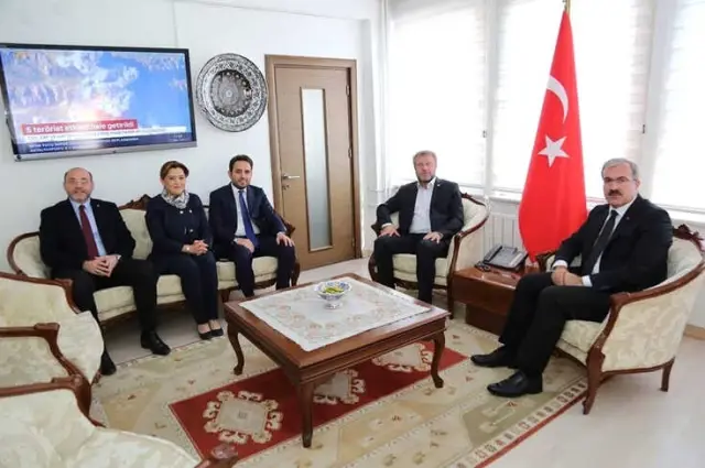 Başkan Çetinbaş ve Milletvekillerinden Vali'ye 'Hayırlı Olsun' Ziyareti Başkan Çetinbaş ve Milletvekillerinden Vali'ye 'Hayırlı Olsun' Ziyareti