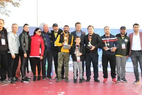 Beylikdüzü'nde Olta Balıkçılık Yarışması Düzenlendi