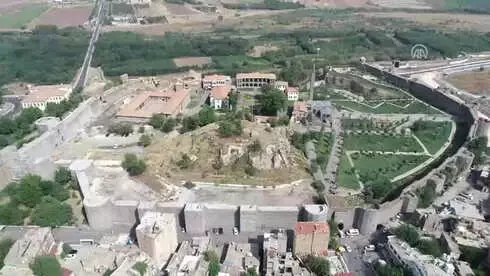 Diyarbakır'ın 'Kalbi'Nde Su Kanalı ve Tünel Bulundu (2) - Drone Diyarbakır'ın 'Kalbi'Nde Su Kanalı ve Tünel Bulundu (2) - Drone