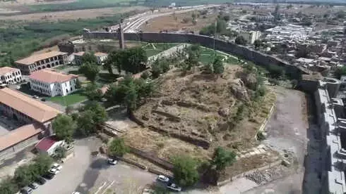 Diyarbakır'ın 'Kalbi'Nde Su Kanalı ve Tünel Bulundu (2) - Drone