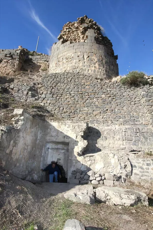Diyarbakır'ın 'Kalbi'Nde Su Kanalı ve Tünel Bulundu