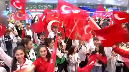 Milli Karateciler Yurda Döndü Milli Karateciler Yurda Döndü