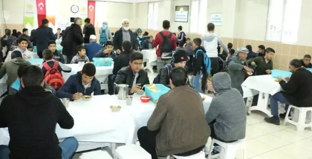 Şanlıurfa'da Vatandaşlara Çorba İkramı