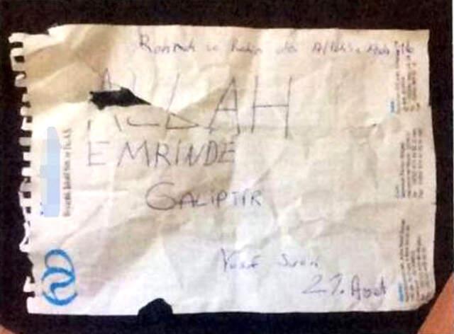 Atatürk Anıtı'na Baltayla Saldıran Kadın Yakalandı