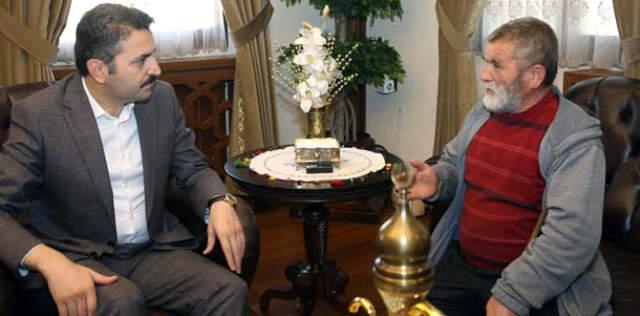 Belediye Başkanı, 'İnsanlık Ölmemiş' Dedirten ihtiyar adamı Makamında Ağırladı