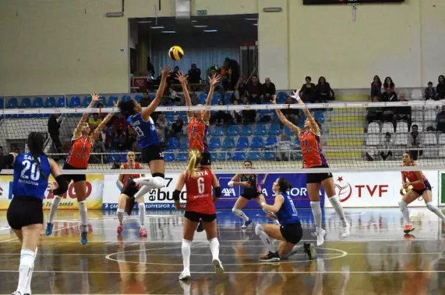 Çanakkale Belediyespor Set Vermedi