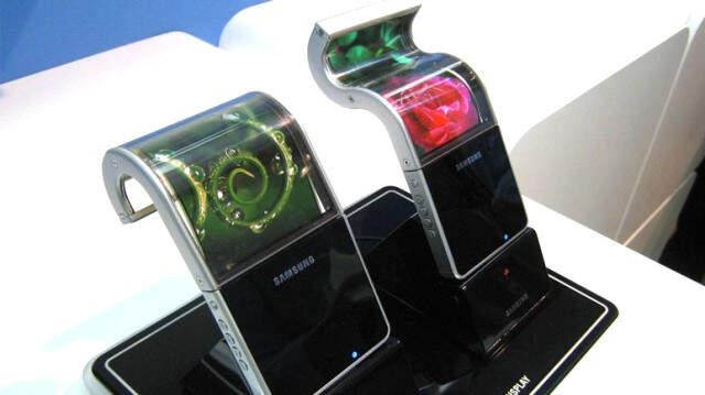 Dünyanın İlk Katlanabilir Akıllı Telefonunun Fiyatı Sızdırıldı