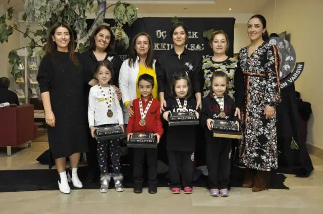 Gaziantep Kolej Vakfında Ödül Yağmuru Gaziantep Kolej Vakfında Ödül Yağmuru
