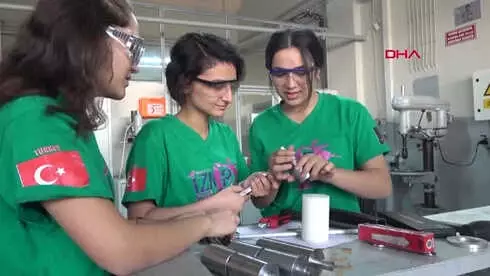 İzmirli Kızlar Robot Takımı, Türkiye'yi ABD'de Temsil Edecek İzmirli Kızlar Robot Takımı, Türkiye'yi ABD'de Temsil Edecek