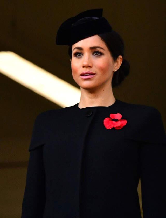 Kate Middleton ve Meghan Markle anma törenini ayrı balkonlarda izledi