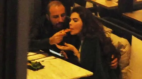 Mustafa Sandal'la Aşk Yaşadığı Konuşulan Ceren Hindistan Yeni Sevgilisiyle Görüntülendi Mustafa Sandal'la Aşk Yaşadığı Konuşulan Ceren Hindistan Yeni Sevgilisiyle Görüntülendi