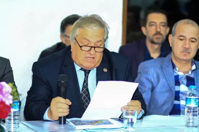 Gerilimli Toplantıda Muhtar Gözyaşlarına Boğuldu