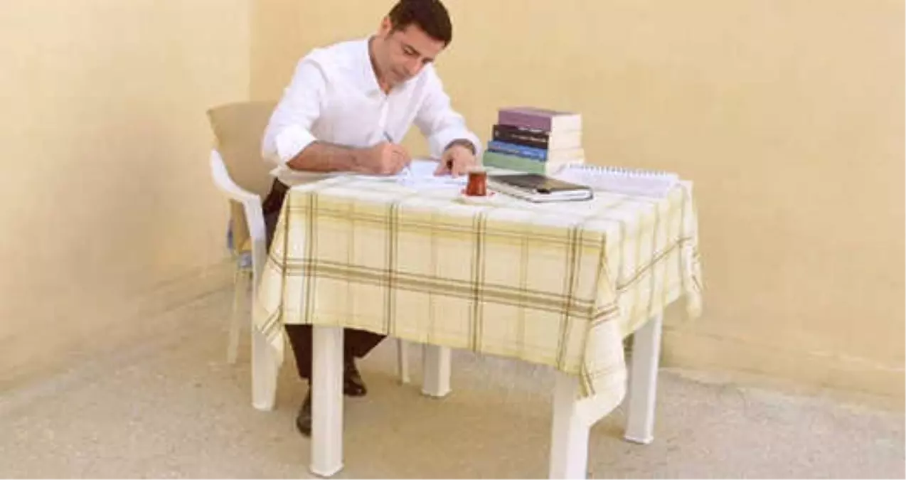'HDP'li Vekillere Kırgın Mısınız' Sorusuna Tutuklu Bulunan Demirtaş'tan Cevap: Bu Soruyu Sağ Çıkarsam Sorun