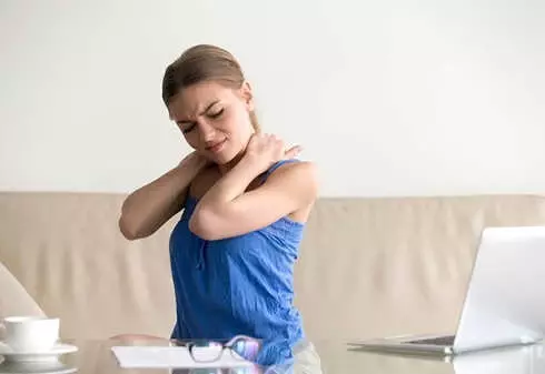 Uykusuzluğun Nedeni Omuz Ağrısı Olabilir
