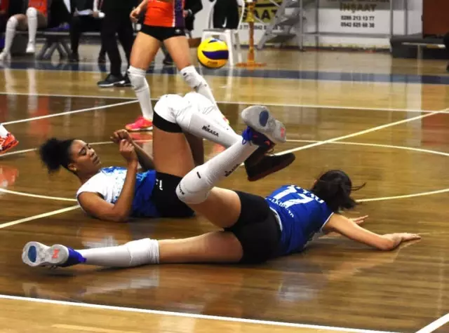 Vestel Sultanlar Ligi: Çanakkale Belediyespor: 3 - Halbank: 0