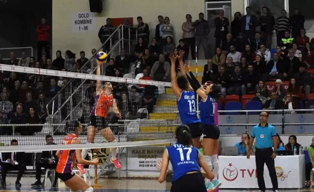 Vestel Sultanlar Ligi: Çanakkale Belediyespor: 3 - Halbank: 0