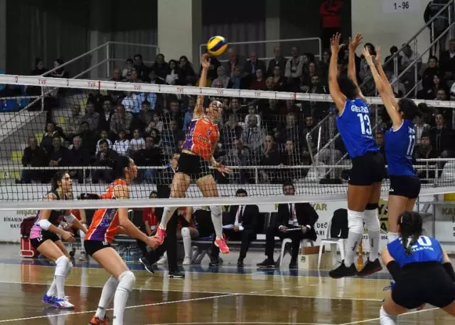 Vestel Sultanlar Ligi: Çanakkale Belediyespor: 3 - Halbank: 0