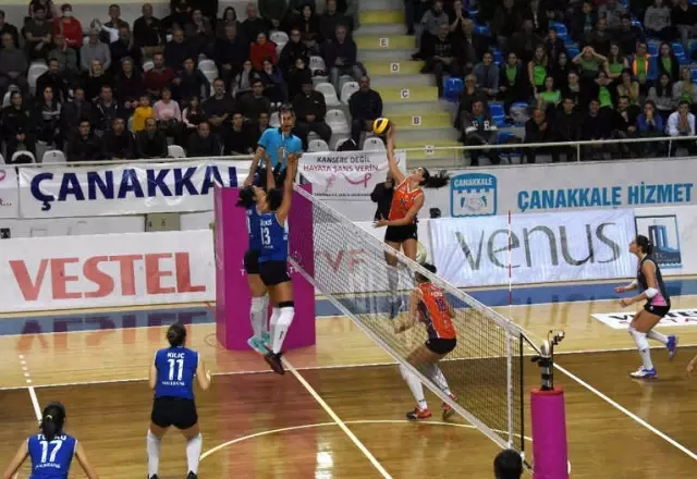 Vestel Sultanlar Ligi: Çanakkale Belediyespor: 3 - Halbank: 0