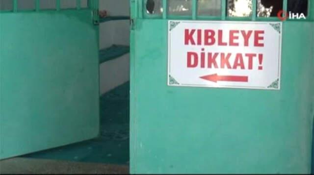 Yarım Asır Sonra Fark Edilen Hata 'Kıbleye Dikkat' Tabelası ile Çözüldü