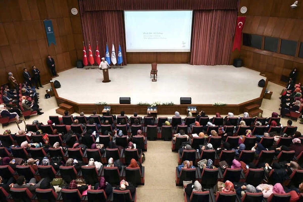 Diyanet İşleri Başkanı Erbaş: 'İdeal Aile Yapısı Olmadan İdeal Bir Toplumdan Söz Etmek Mümkün Değil'