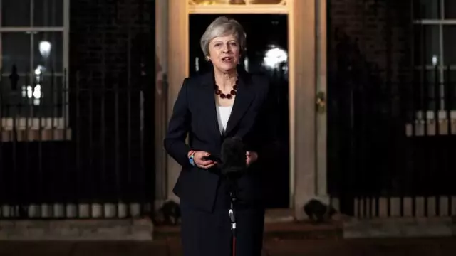 İngiltere de Başbakan May, Brexit Anlaşmasına Kabinesinin ...