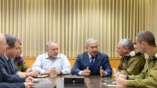 Gazze'de Ateşkese Tepki Gösteren İsrail Savunma Bakanı Lieberman İstifa Etti Gazze'de Ateşkese Tepki Gösteren İsrail Savunma Bakanı Lieberman İstifa Etti