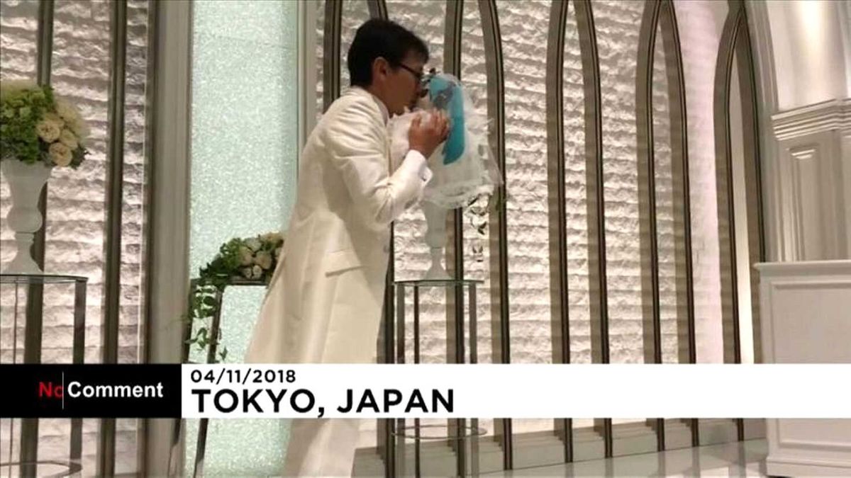 Japonya'da Hologramla Evlenen Kondo'nun Düğünü