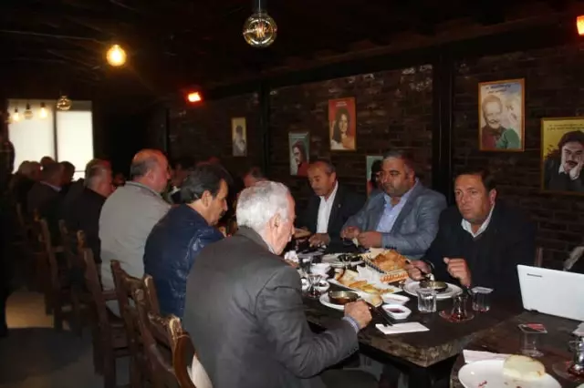 Muhtarlar, Büyükşehir İçin Başkan Doğan'ı Destekliyor Muhtarlar, Büyükşehir İçin Başkan Doğan'ı Destekliyor