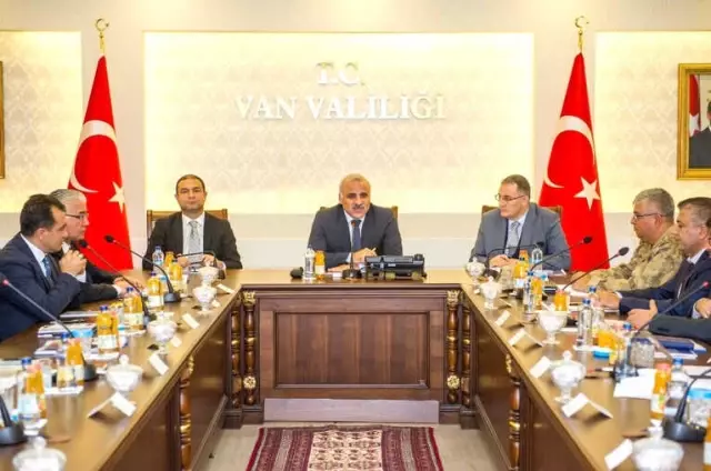 Van'da Trafik ve Karla Mücadele Toplantısı
