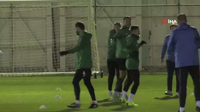 Atiker Konyaspor, Galatasaray Hazırlıklarına Altyapı Antrenörleriyle