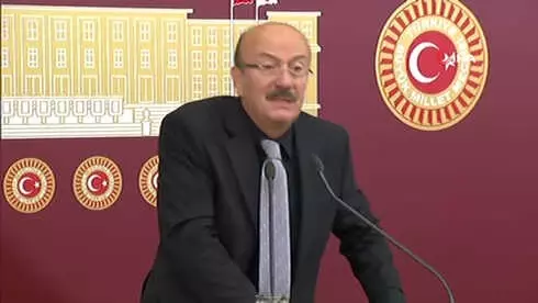 CHP İstanbul Milletvekili Mehmet Bekaroğlu, Aygun'ü Eleştirdi