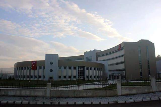 Evi Tadilatta Olduğu İçin Hastanede Kalan Başhekim Hakkında Soruşturma Açıldı